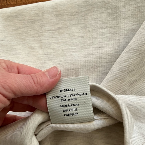 Varley Mockneck Sweatshirt, front zipper pockets, XS - Picture 7 of 8